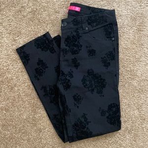 Tinseltown black flower print pants